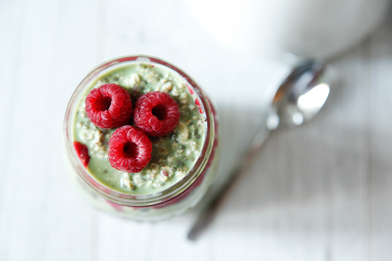 berries&passion_matcha-overnight-oats3